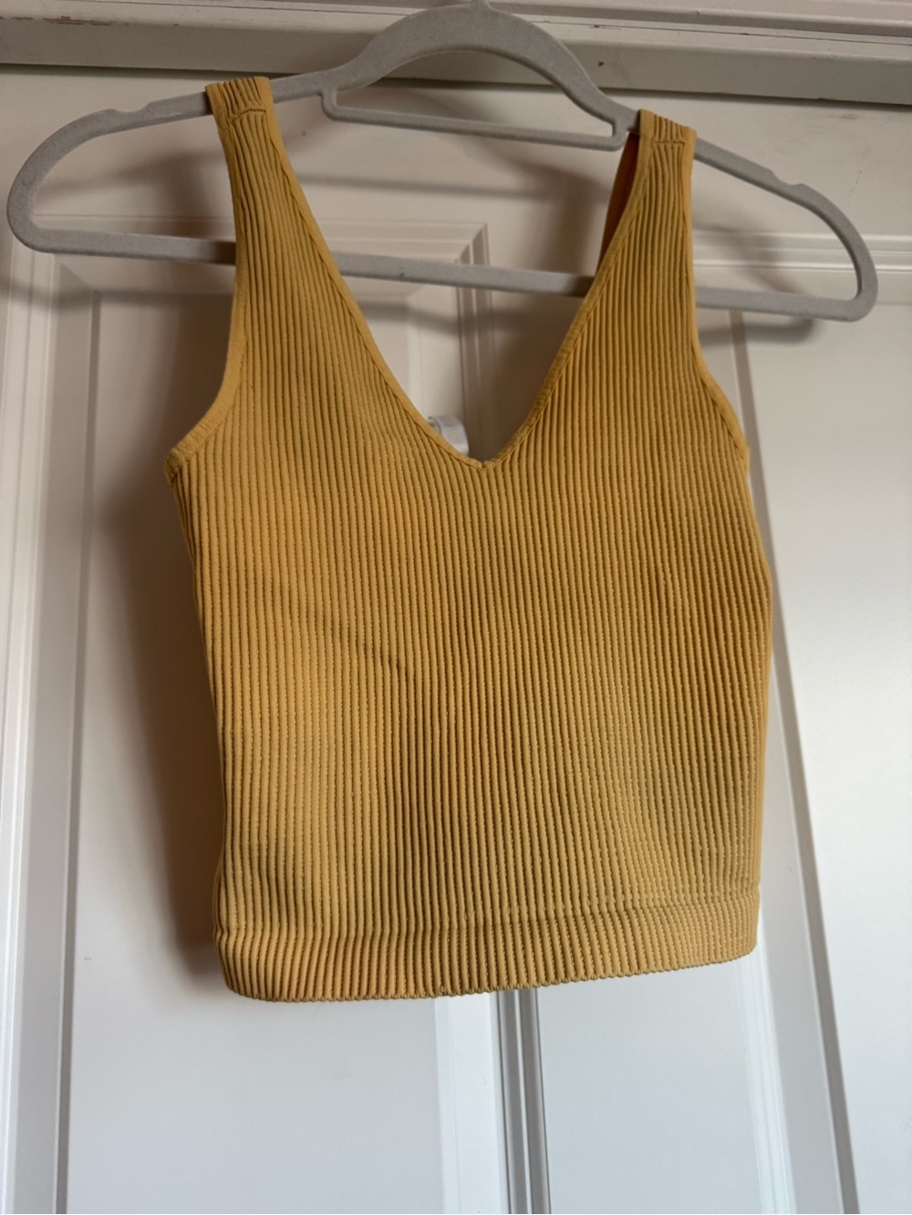Nikibiki OS One Size Solid Yellow Ribbed Cropped Fitted Tank Top